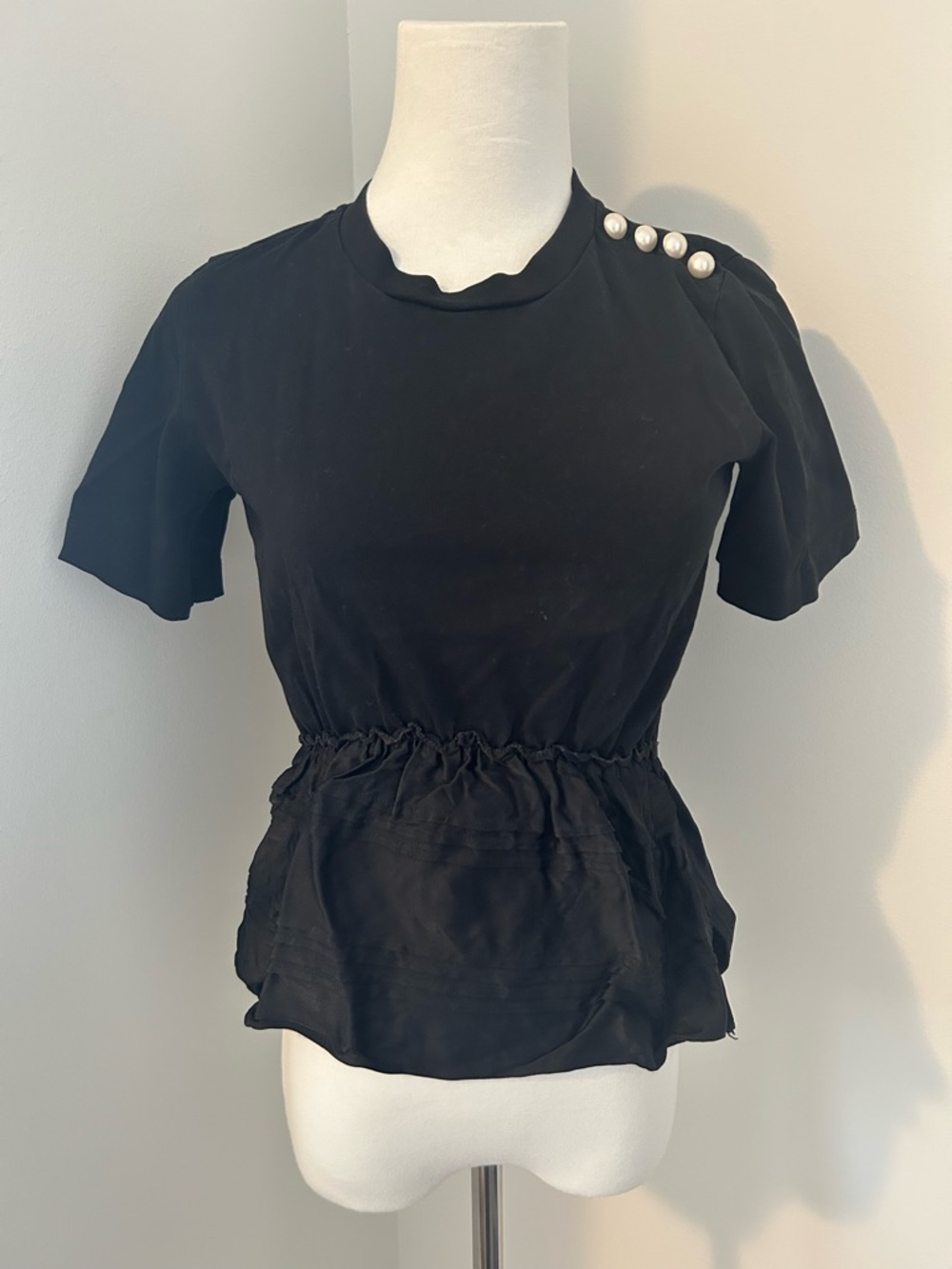 3.1 Phillip Lim Pearl Shoulder T-Shirt in black size xs